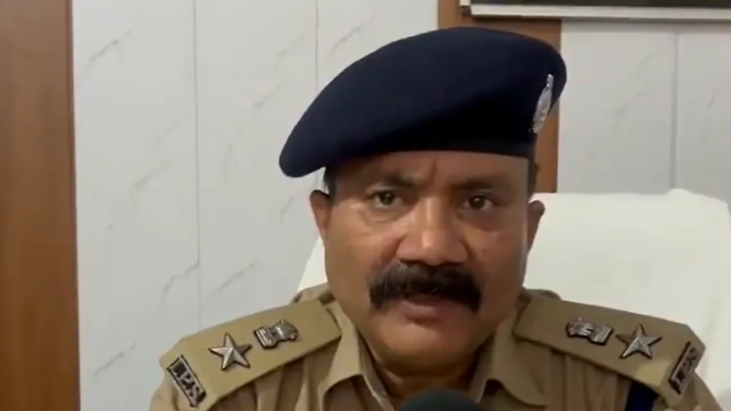 ग्रेटर नोएडा में एक परिवार के पांच लोगों की संदिग्ध मौत, जांच में जुटी पुलिस