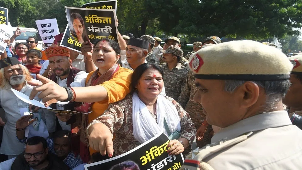 अंकिता भंडारी को न्याय की मांग पर दिल्ली में प्रदर्शन, कई लोग हिरासत में