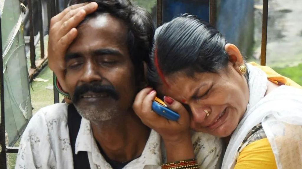 कोलकाता पंडाल भगदड़: 19 मौतों के बाद भीड़ प्रबंधन और पुलिस पर उठे सवाल